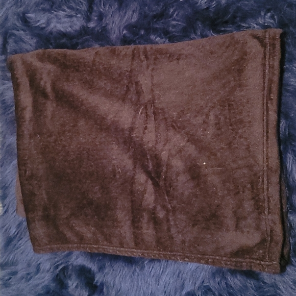 Brown chocolate color fleece blanket average size - Picture 1 of 2
